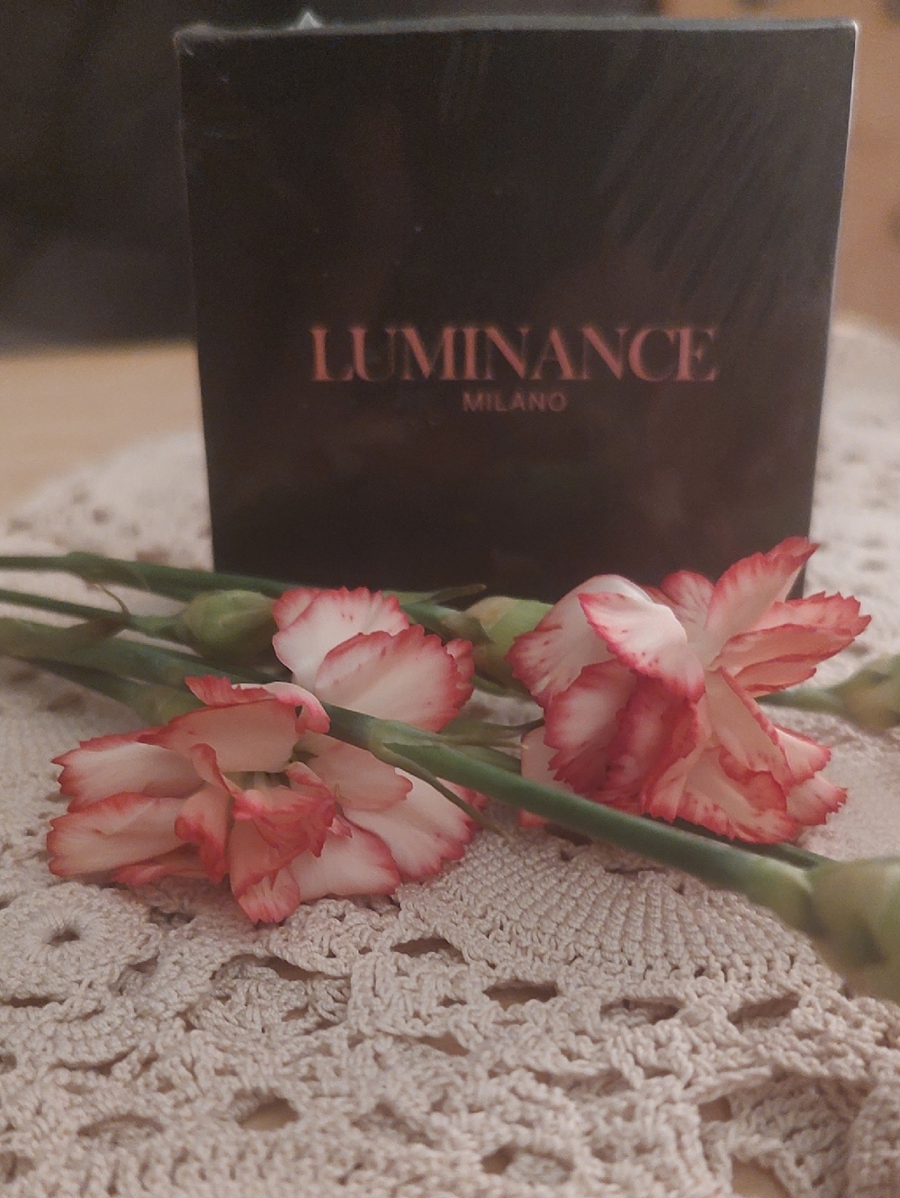 Milano Luminance Compact - Black with Pink Logo